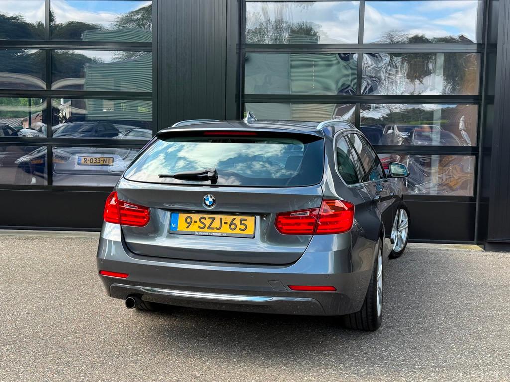 BMW 3-serie Touring 316i High Executive Pano Navi Stoelverw., Automaat, Gebruikt, Euro 6, 4 cilinders
