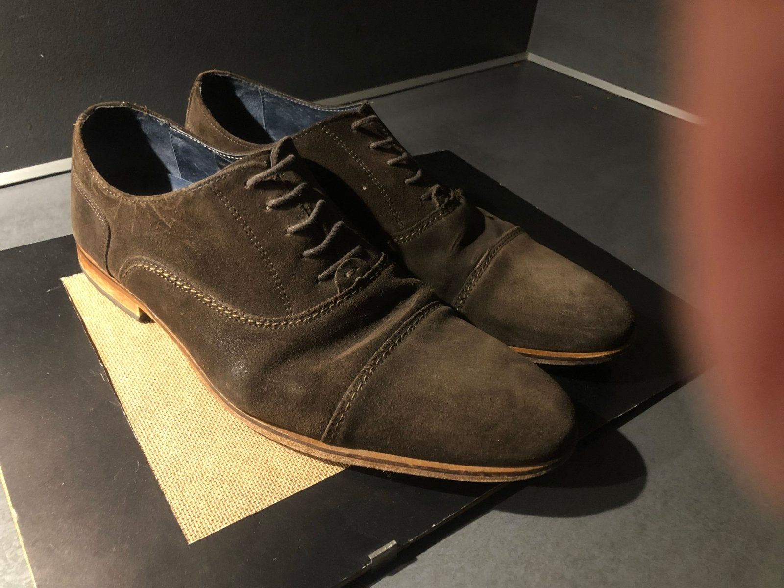 Bruine suède veterschoenen - Maat 45 - Tailor & Son, Ophalen of Verzenden, Gedragen, Bruin, Veterschoenen