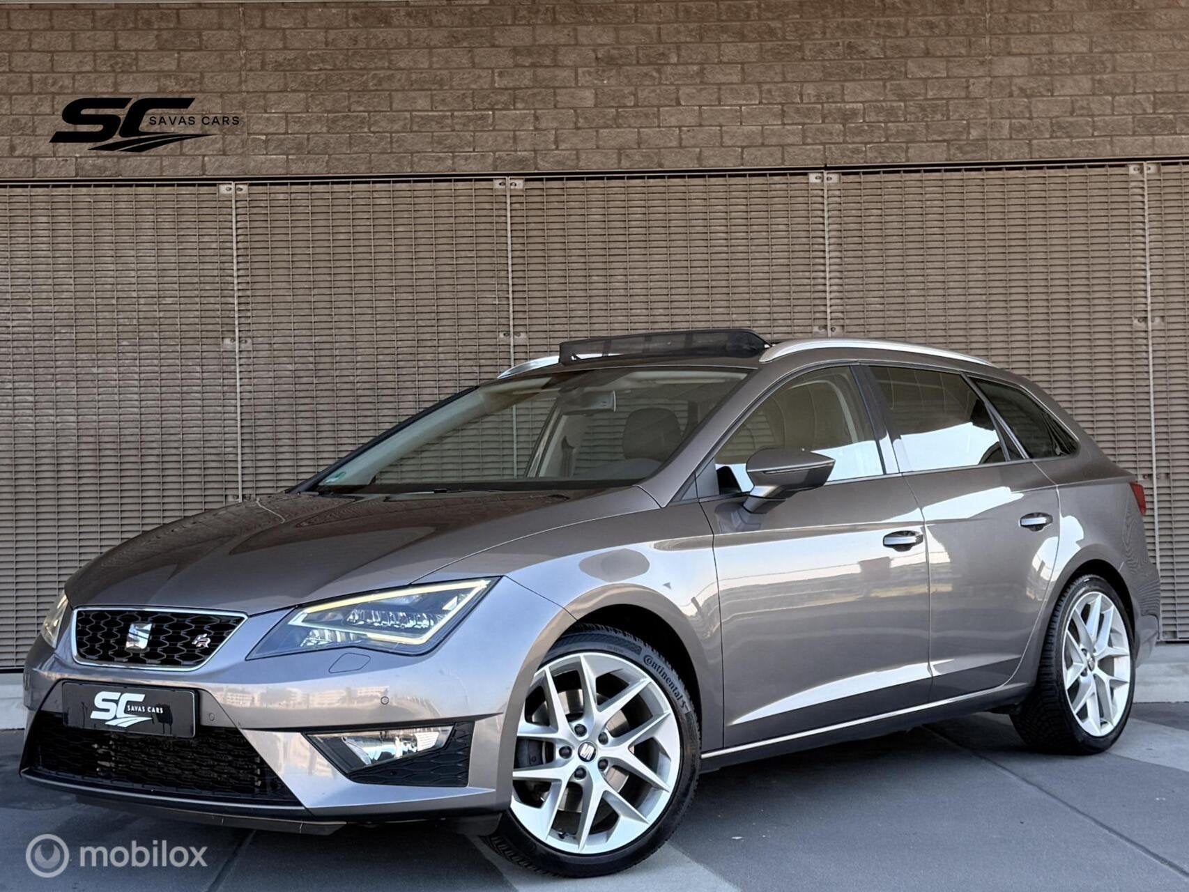 Seat Leon ST 1.8 TSI FR Dynamic Pano|1ste Eigenaar|LED|Deale, Auto's, Gebruikt, Zwart, 4 cilinders, Bruin