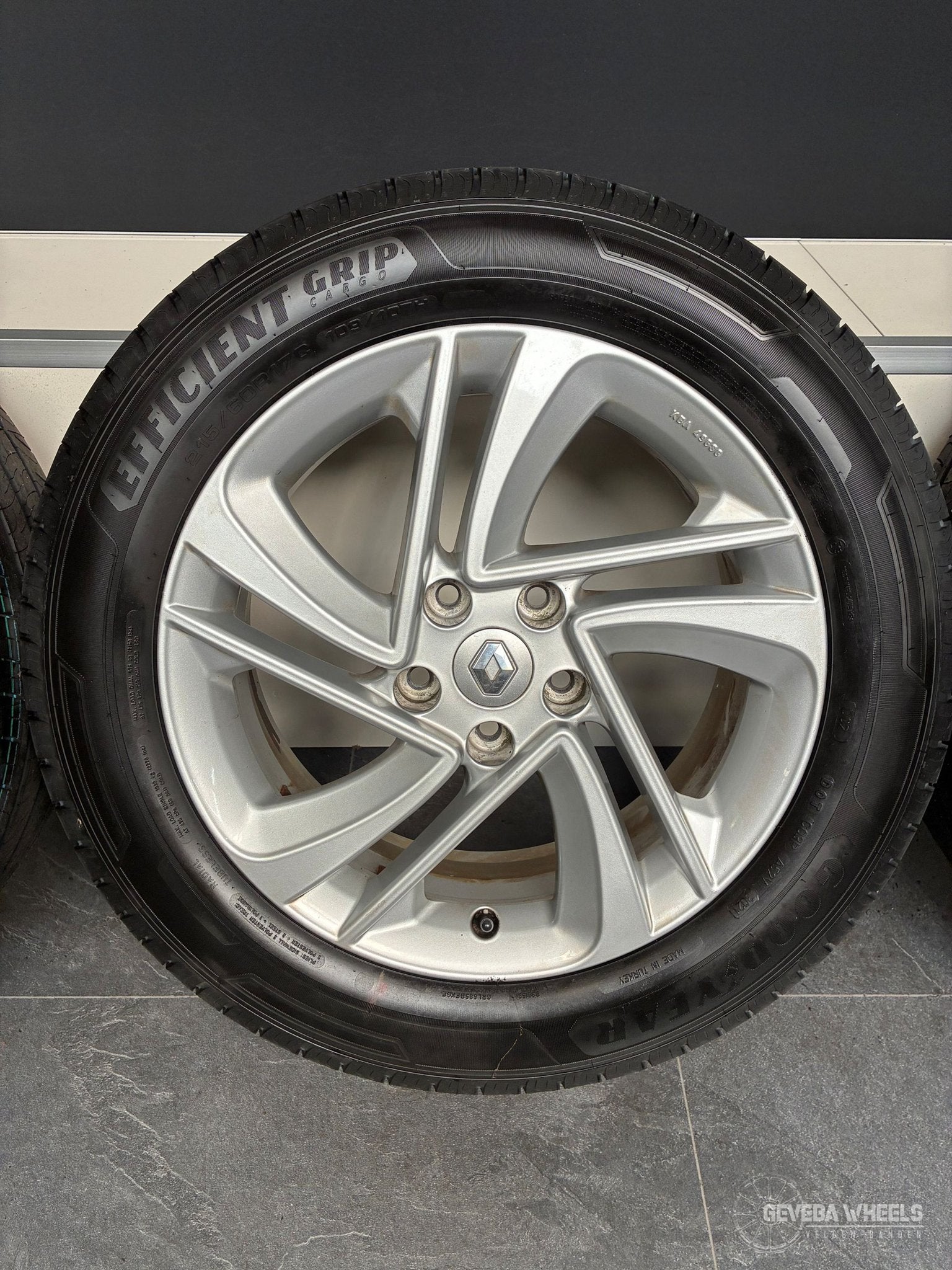 17” originele Renault Trafic velgen + banden 5x114.3 TPMS, -, -, Banden en Velgen, 17 inch