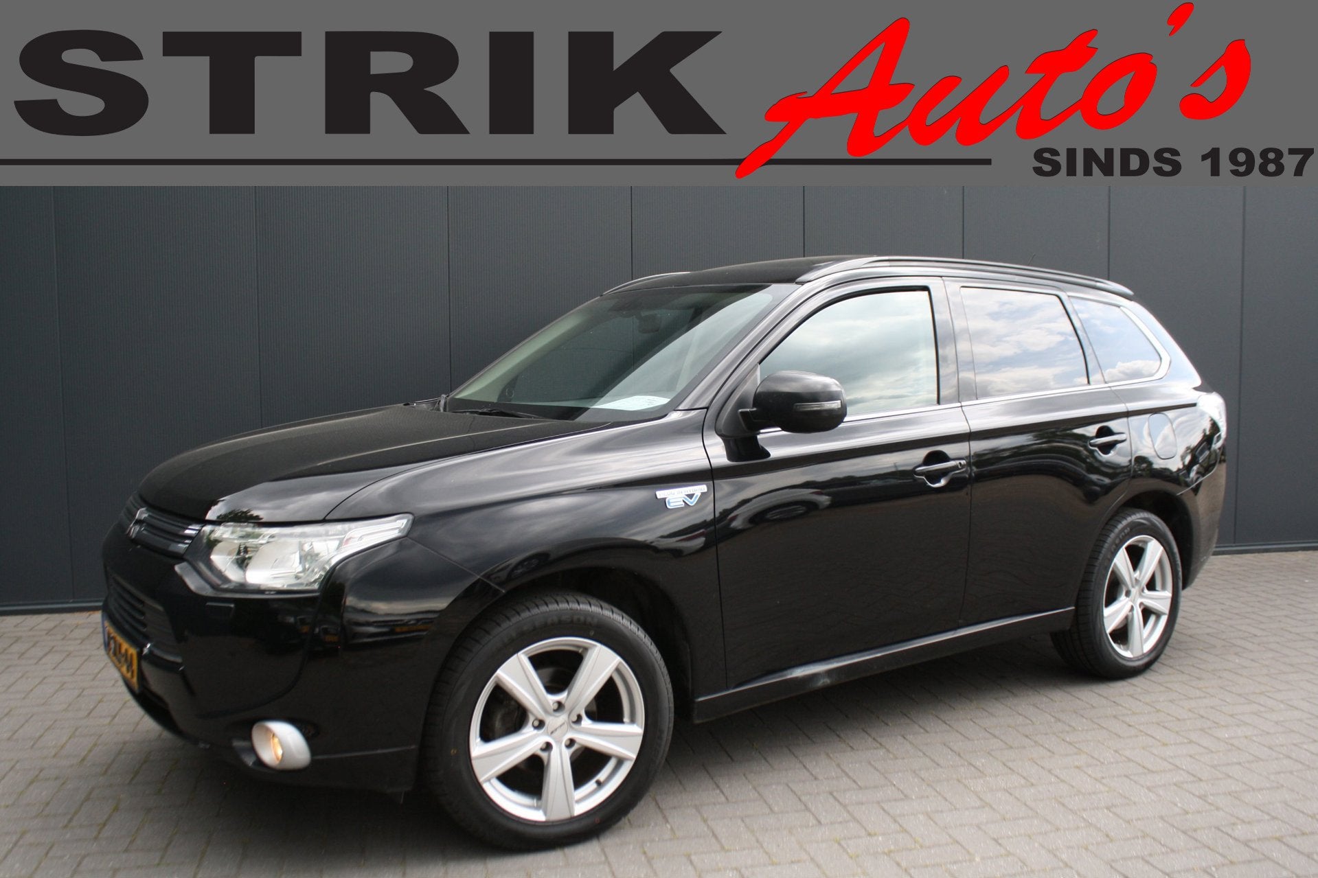Mitsubishi Outlander 2.0 PHEV Instyle - SCHUIFDAK - LEDER -, Zwart, 4 cilinders, Zwart, Vierwielaandrijving