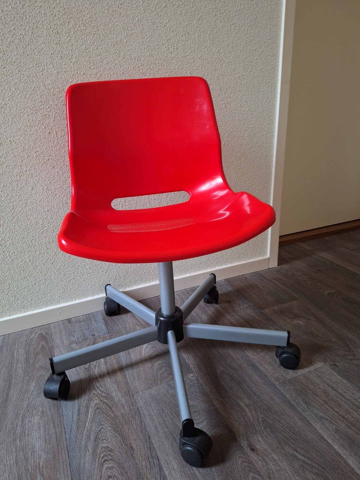 IKEA Snille bureaustoel rood - Gebruikt, Ophalen of Verzenden, Gebruikt, Rood, Bureaustoel