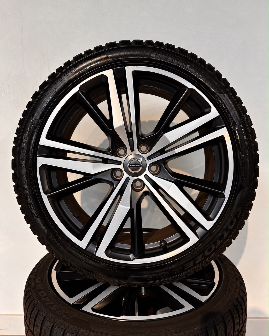 Originele 19 inch Volvo V60 winterset (2018-heden), Gebruikt, Banden en Velgen, Zweden, Winterbanden