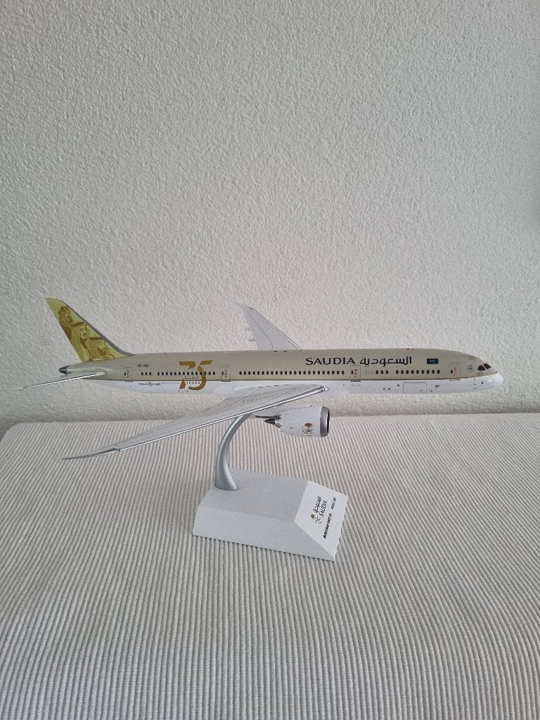Saudia Boeing 787 1:200 Diecast Nieuwstaat, Ophalen of Verzenden, Nieuw, Schaalmodel