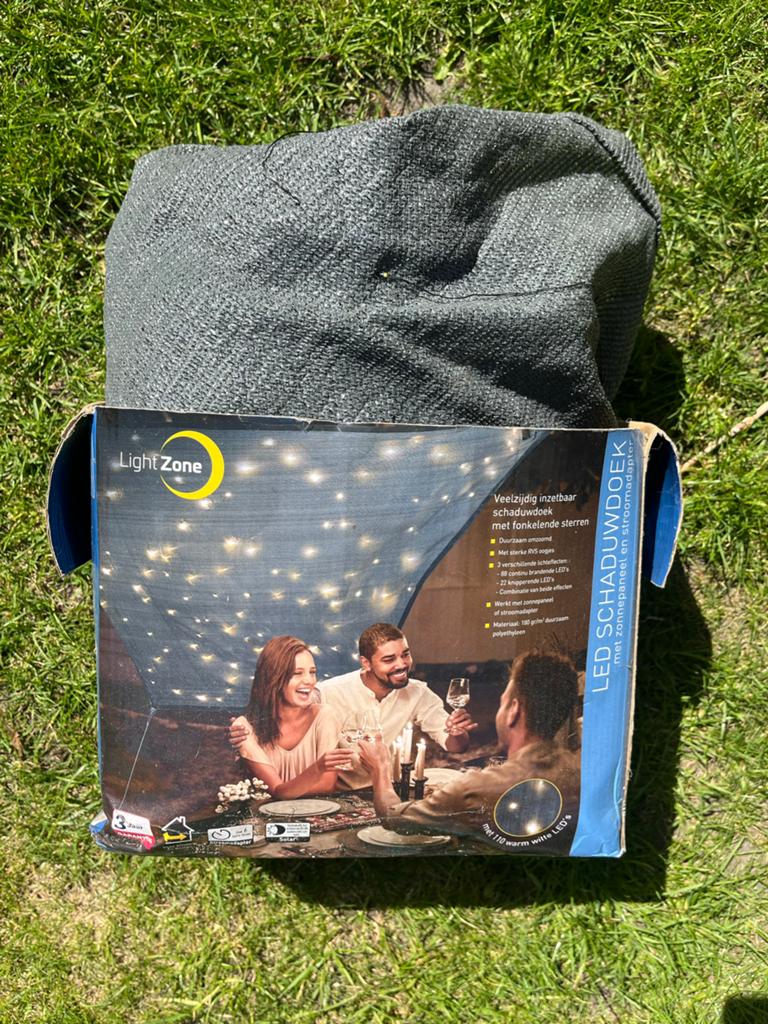 Schaduwdoek met led lichtjes op zonne-energie/stroom, Ophalen of Verzenden, Zo goed als nieuw
