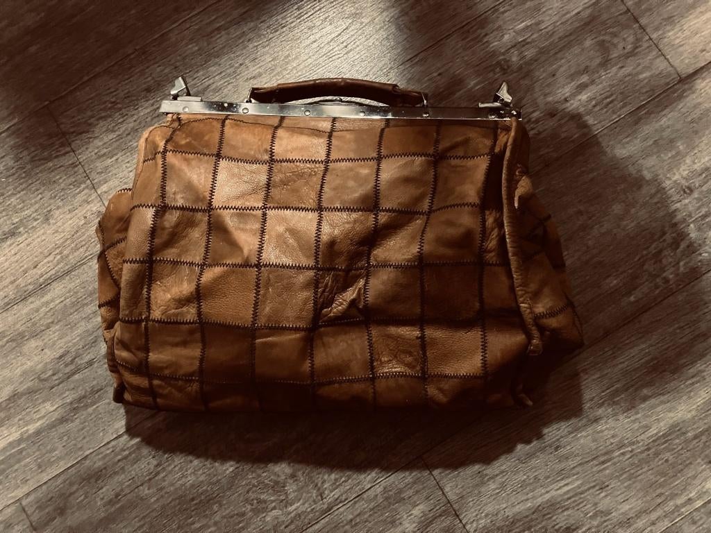 Vintage leren dokterstas, Sieraden, Tassen en Uiterlijk, Tassen | Damestassen, Ophalen, Gebruikt, Bruin, Handtas
