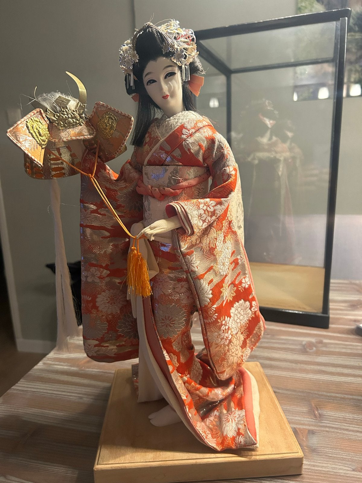 Prachtige Japanse Geisha Pop in Kimono met Vitrinekast, Verzamelen, Ophalen, Zo goed als nieuw, Pop
