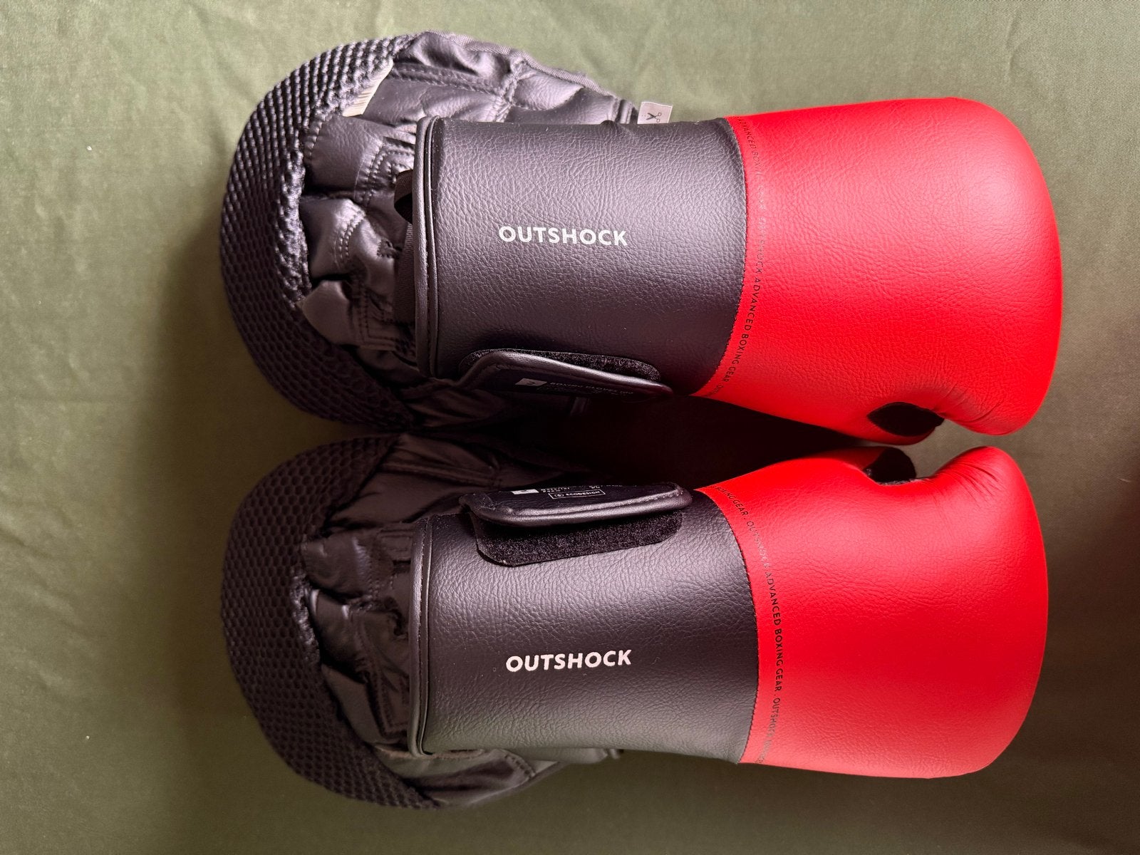 Bokshandschoenen (maat 10) en stootkussens (one size), zgan!, Sport en Fitness, Boksen, Ophalen, Zo goed als nieuw, Bokshandschoenen