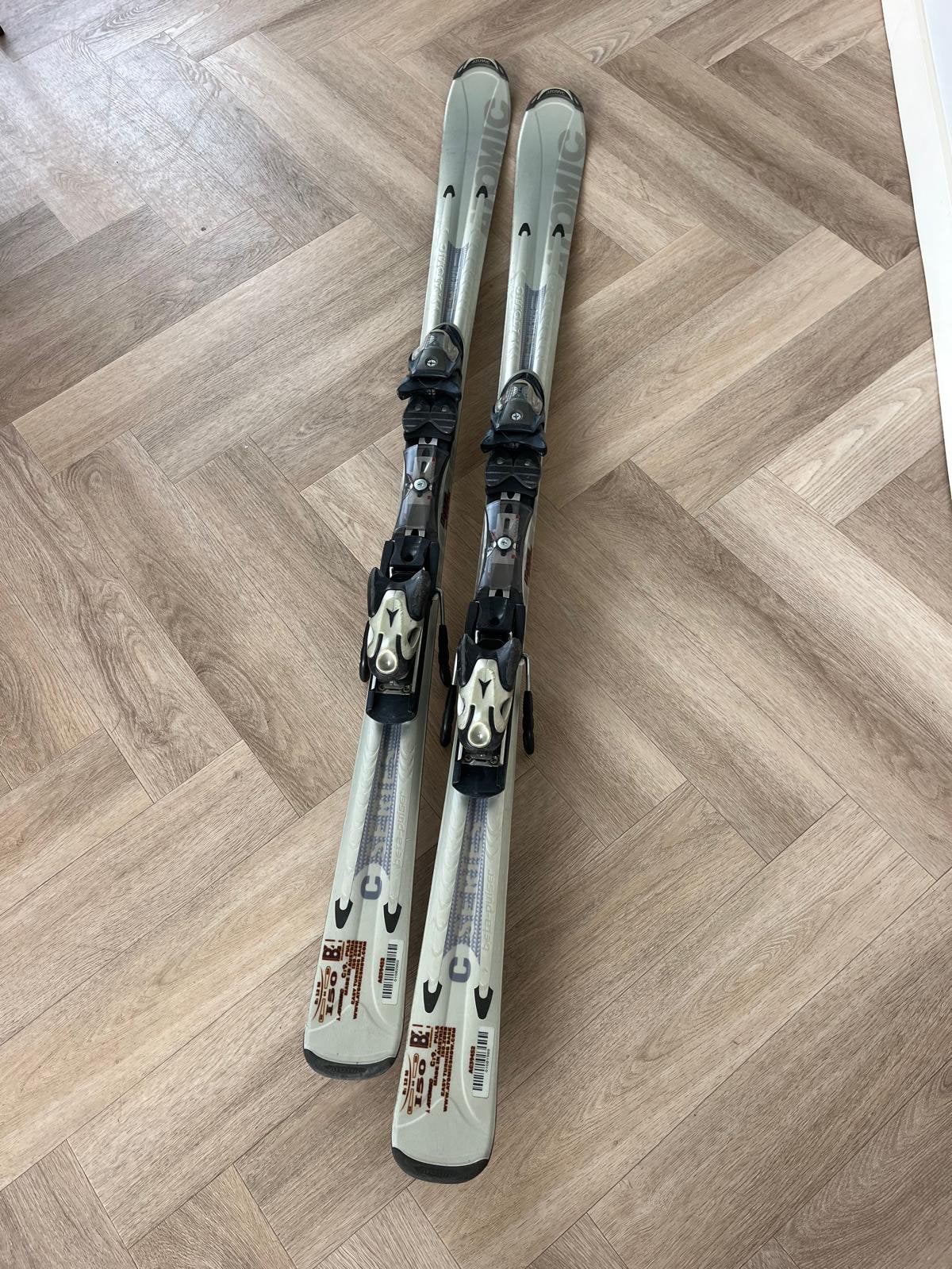 Dames ski’s 150cm lang 1,5m Atomic champagnekleur, Ophalen, 140 tot 160 cm, Gebruikt, Atomic