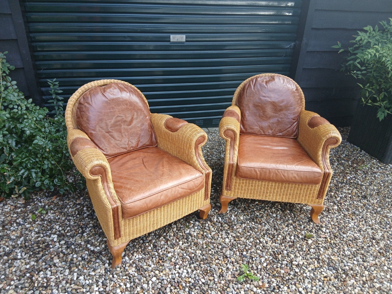 twee fauteuils rotan met leer, Huis en Inrichting, Fauteuils, Ophalen, Gebruikt, Leer, 50 tot 75 cm