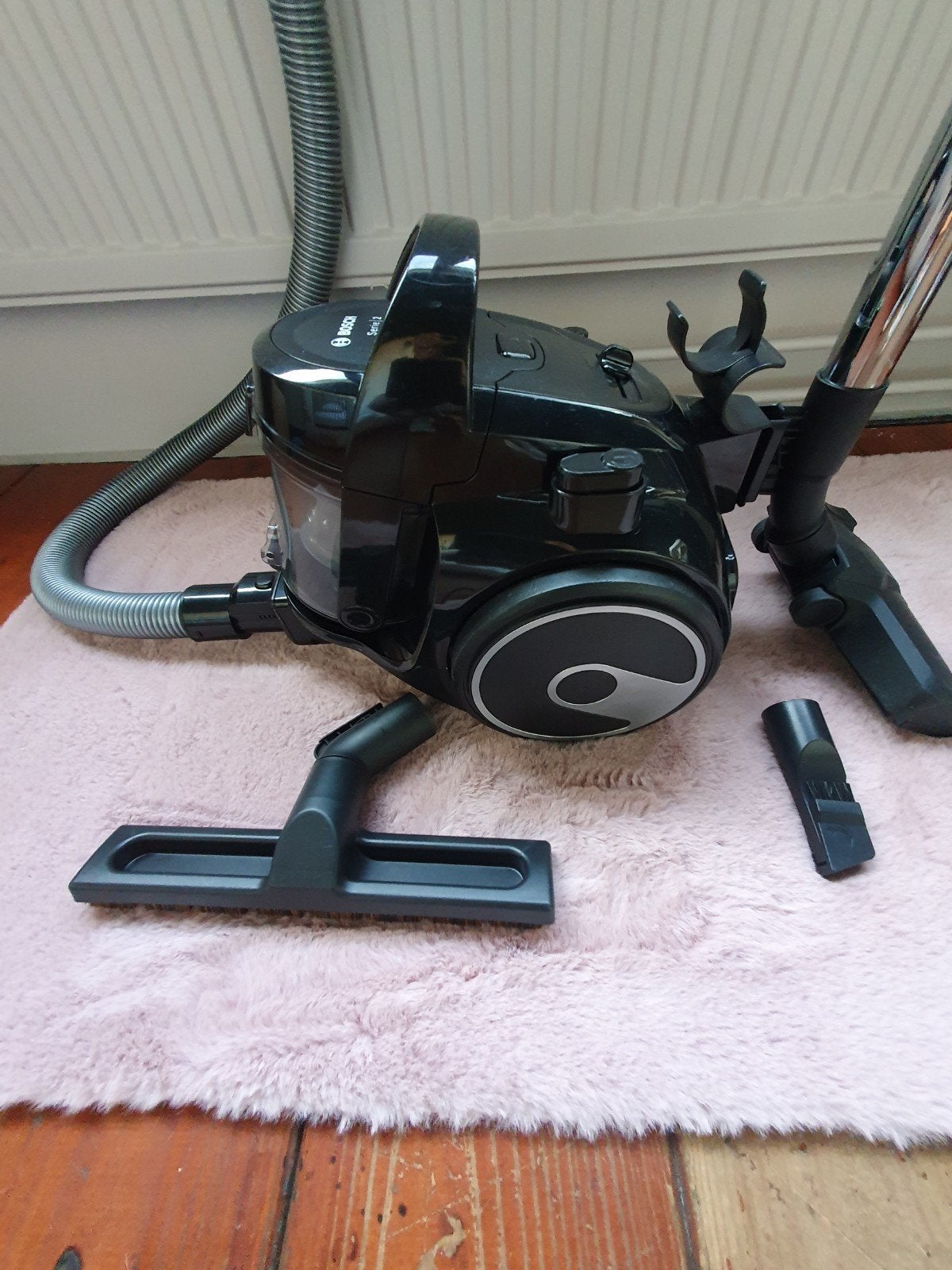 Bosch Serie 2 BGS05A220 Stofzuiger Zonder Zak, Ophalen, Bosch, Zo goed als nieuw, Sledestofzuiger