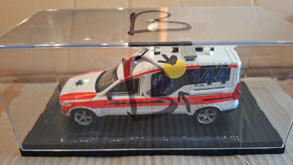 B keus volvo ambulance wit, Ophalen of Verzenden, Zo goed als nieuw, Auto, Overige merken