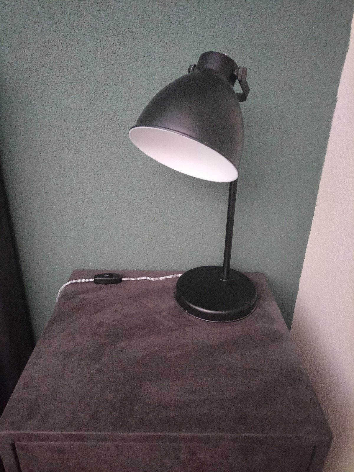 2 mooie zwarte nachtlampjes of tafellampen, Ophalen
