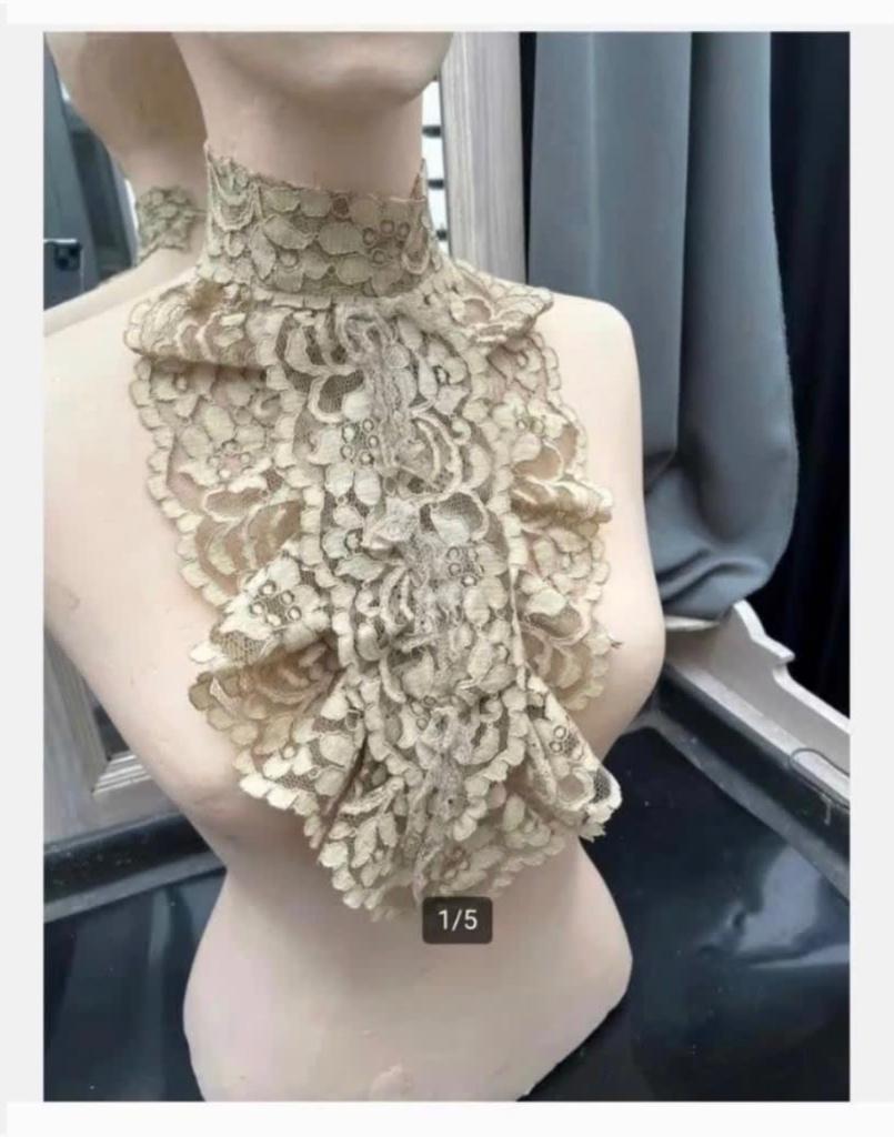 Bijzondere Kanten Jabot, veel kant, mooie kleur, zeer mooi, Ophalen of Verzenden, Dames