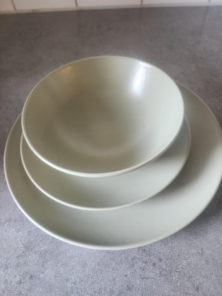 IKEA Servies 24-delig, mat lichtgroen, Ophalen of Verzenden, Nieuw, Aardewerk, Overige stijlen