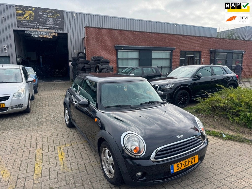 Mini 3-Deurs 1.4 One R56 Nieuwe APK Nieuwe Ketting Airco 2de, Auto's, Voorwielaandrijving, Gebruikt, 4 stoelen, Origineel Nederlands