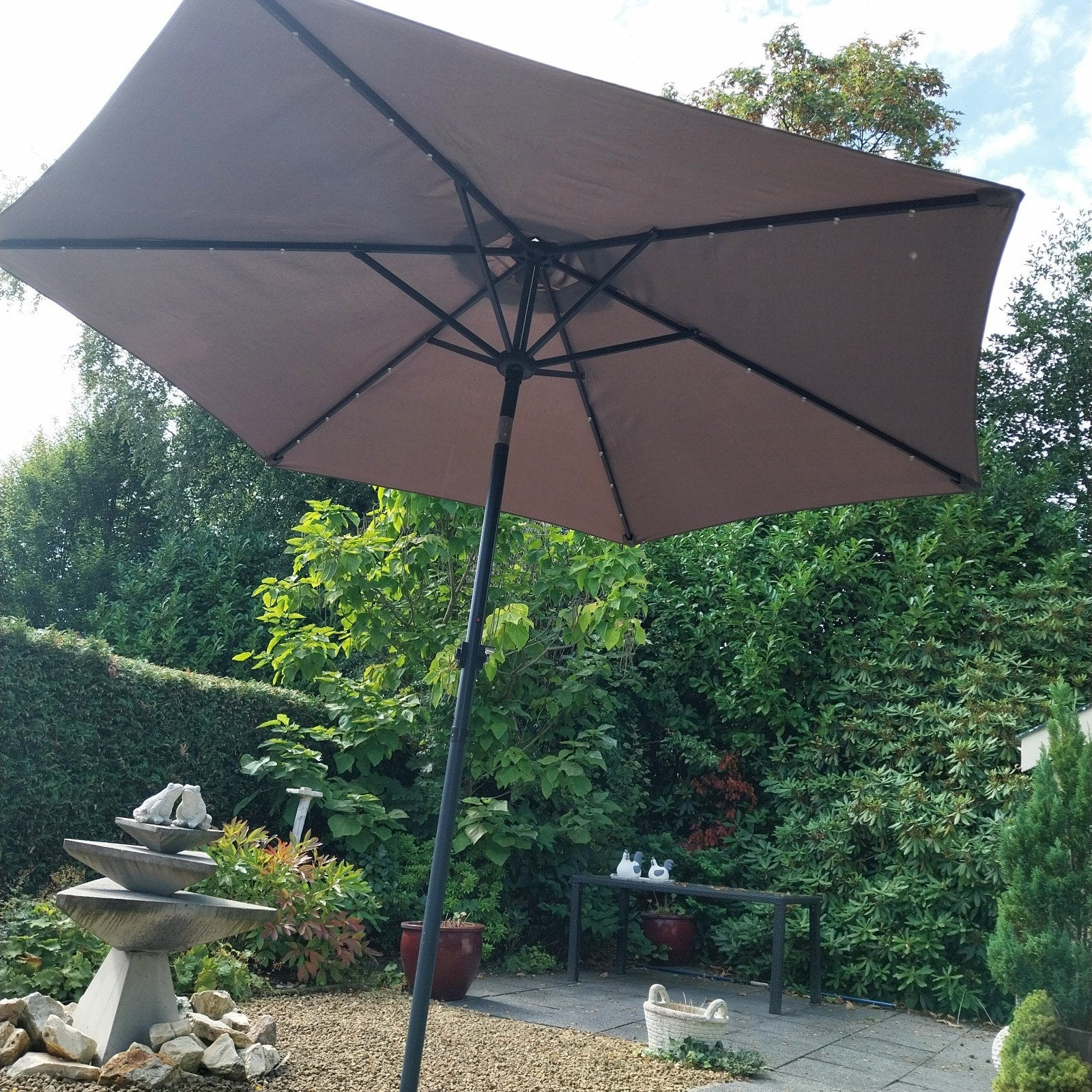 Parasol met houder en verlichting op zonnecellen, Ophalen, Gebruikt, 2 tot 3 meter, Stokparasol