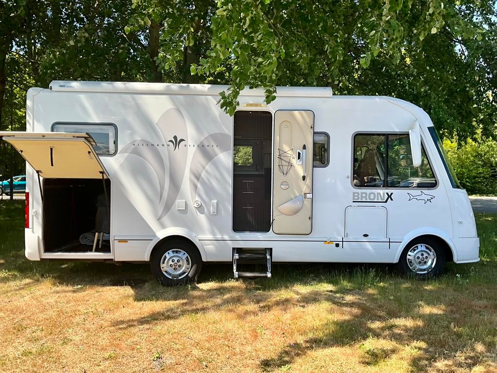 Caravans And Camping Niesmann