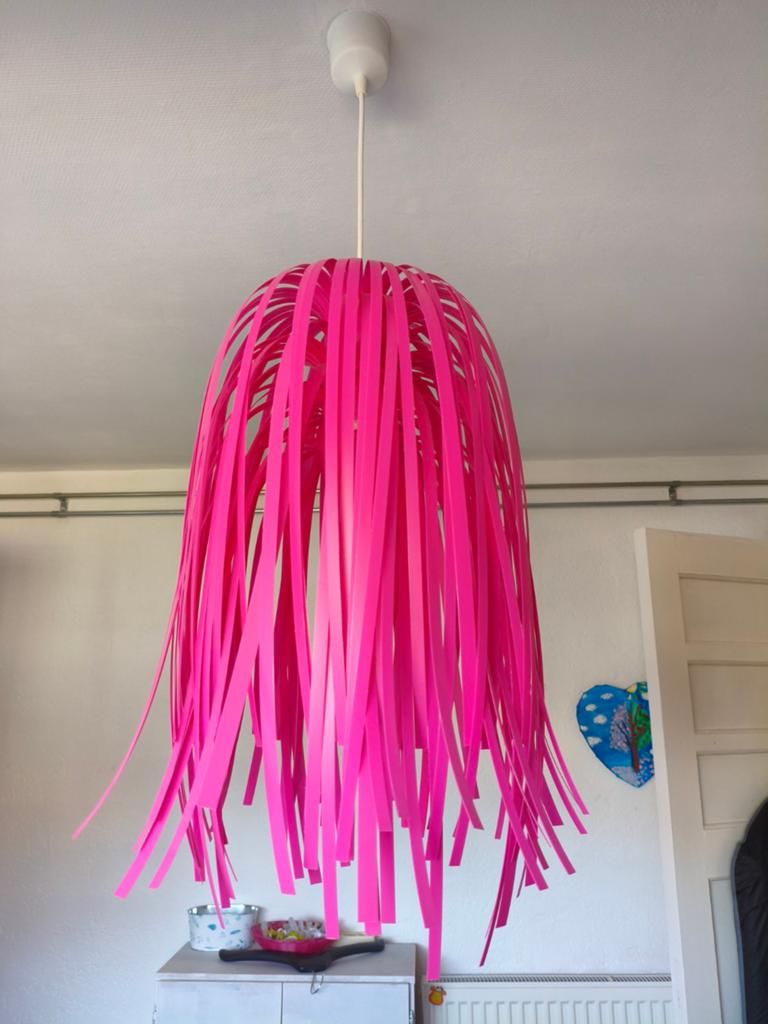 Opvallende roze franje hanglamp - Speels en modern, Gebruikt, Overige kleuren, Modern, Speels, Vrolijk, Ophalen of Verzenden