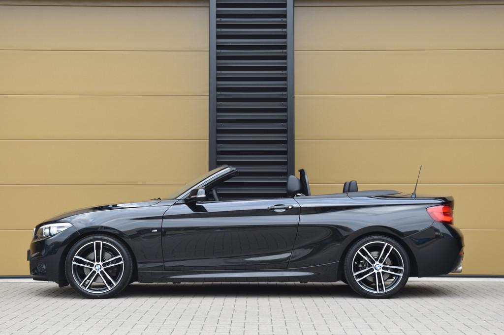 BMW 2 Serie Cabrio 220i High Executive * M Sportpakket * Nav, Automaat, 1998 cc, Achterwielaandrijving, Gebruikt