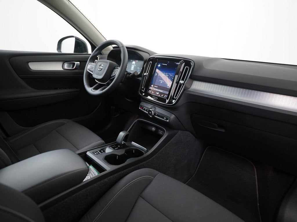 Volvo XC40 1.5 T4 Recharge Inscription Expr | Panoramadak |, Auto's, Volvo, Stof, Euro 6, 1712 kg, Zwart