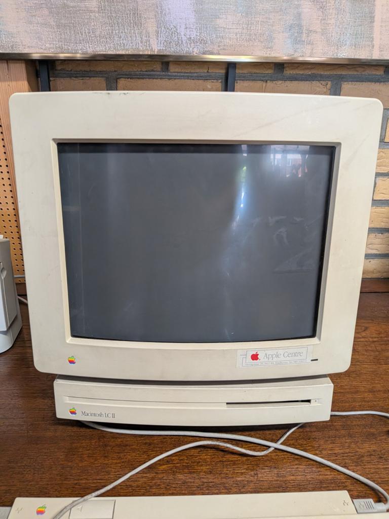 Vintage Apple Macintosh LC II complete set met printer, Computers en Software, Apple Computer, Inc., Niet beschikbaar, Ophalen of Verzenden