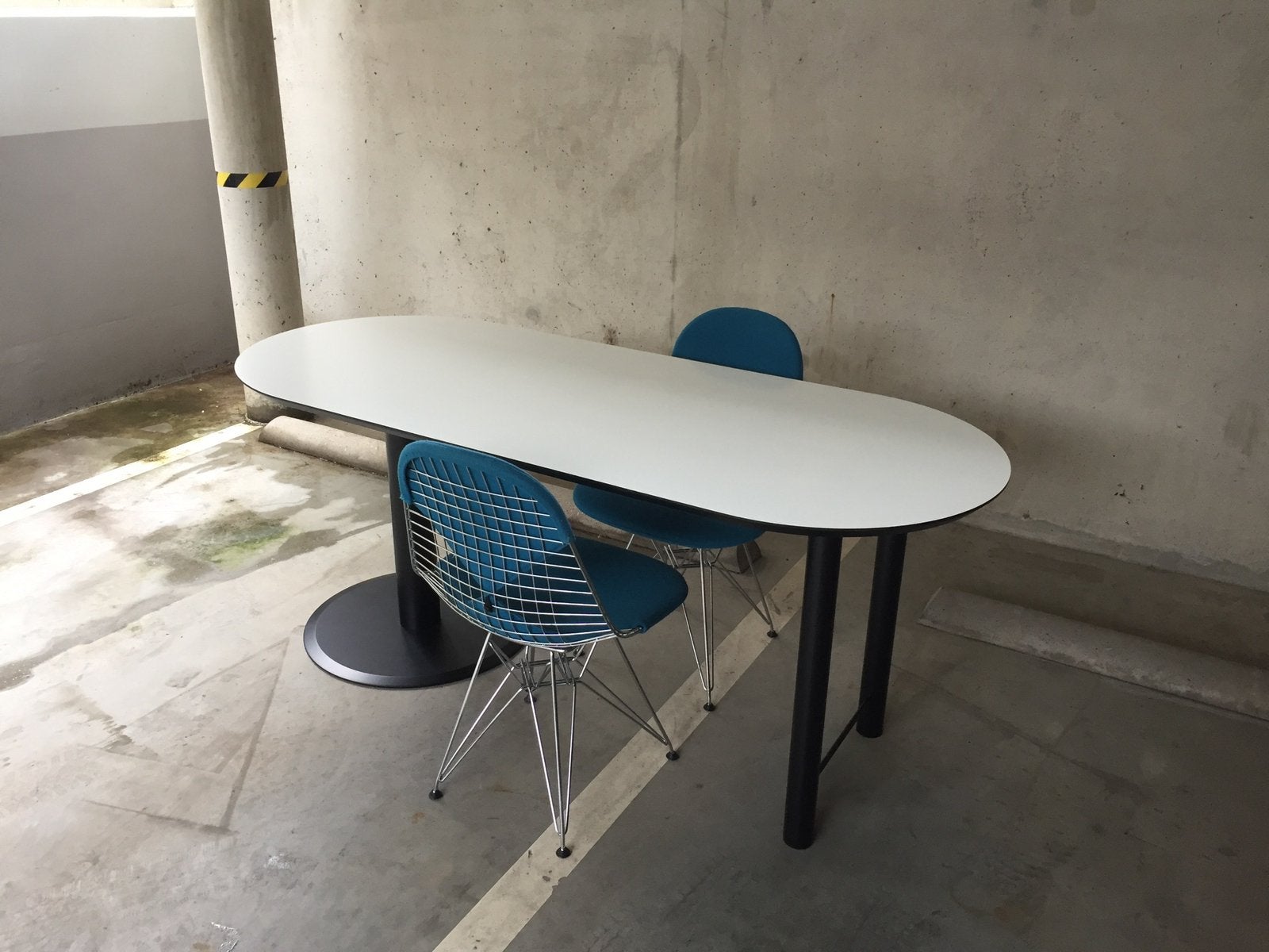 Verdraaibare tafel/ Buro. Voor klein behuisden, Ophalen