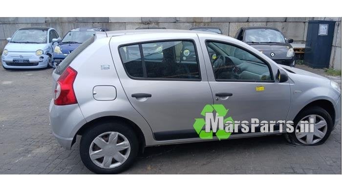 Portier 4Deurs rechts-achter van een Dacia Sandero, Auto-onderdelen, Dacia, Gebruikt, -, Deur