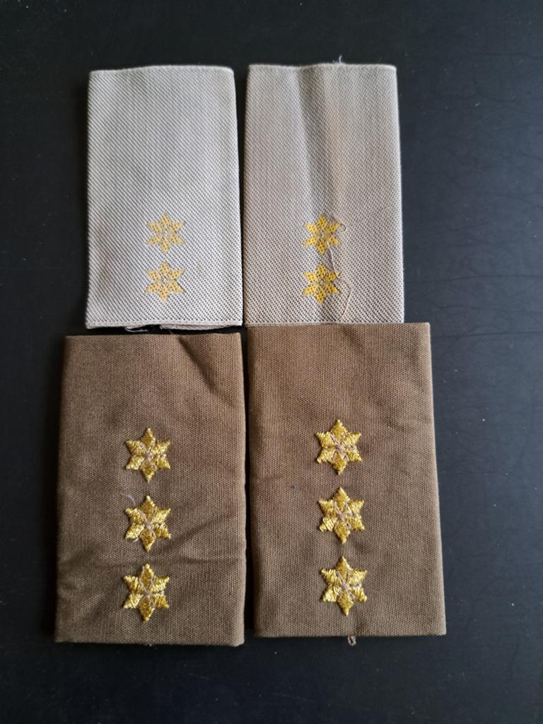 Set Rang emblemen Desert, Ophalen of Verzenden, Landmacht, Nederland, Embleem of Badge