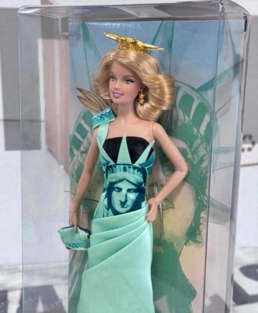 Statue of Liberty BARBIE Landmark Dolls Lady Collector NIEUW, Barbie, Nieuw, Ophalen of Verzenden, H