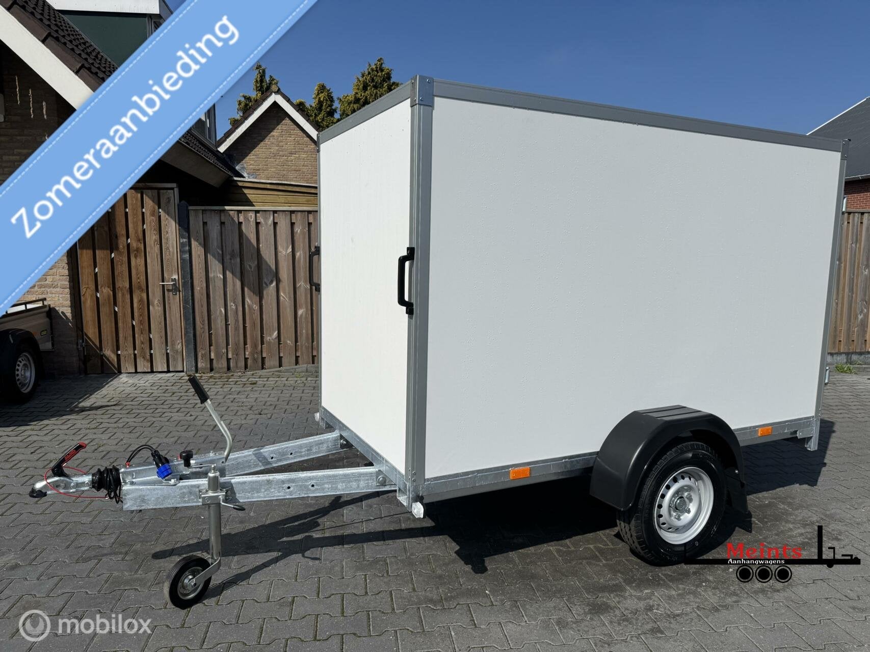 NIEUWE Syma geremde enkelasser gesloten 250x130x150 1350KG, Auto diversen, Aanhangers en Bagagewagens, Nieuw
