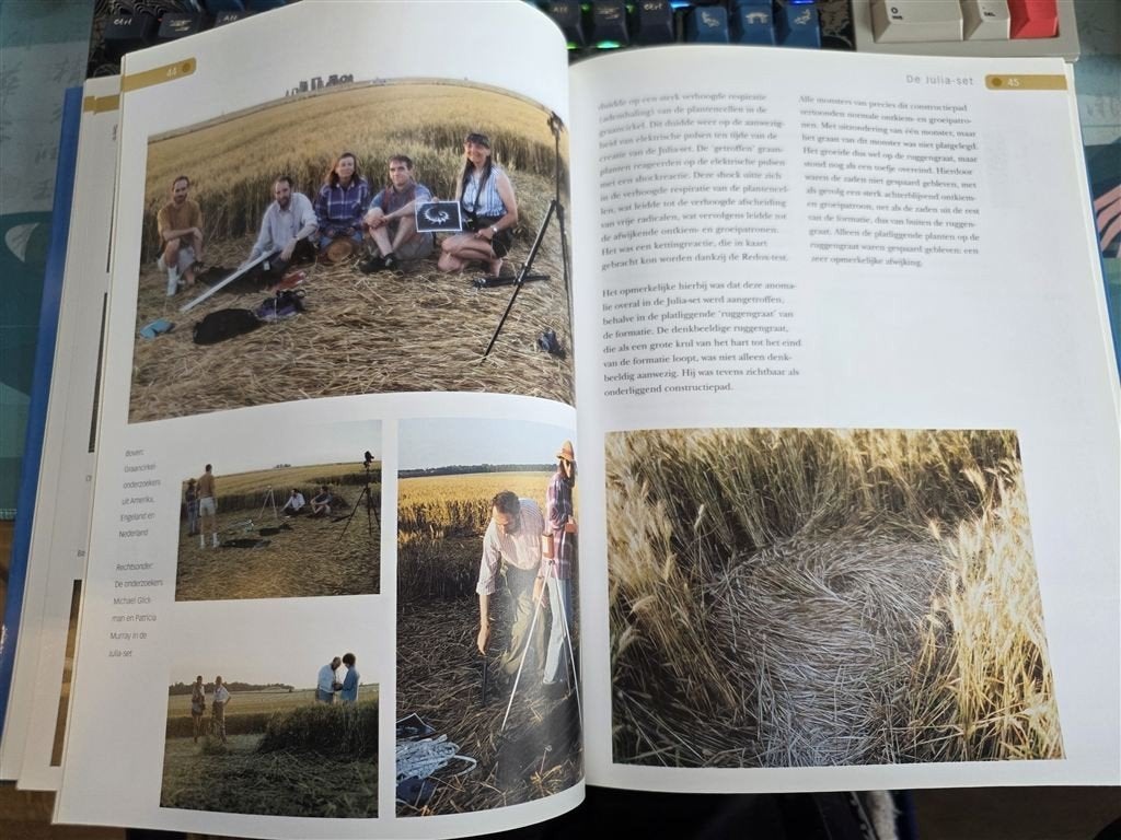Graancirkels — Wereldwijd Mysterie & Fotoboek, Ophalen of Verzenden, Zo goed als nieuw, Overige onderwerpen, Achtergrond en Informatie