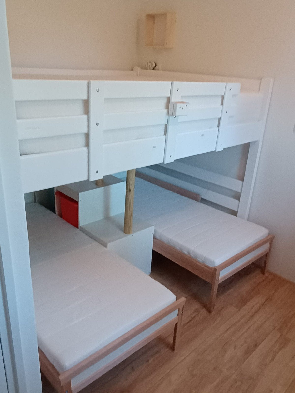 Hoogslaper met 2 kinderbedjes. Ideaal voor B&B of student, Ophalen, Eenpersoons, 190 cm of minder, Zo goed als nieuw