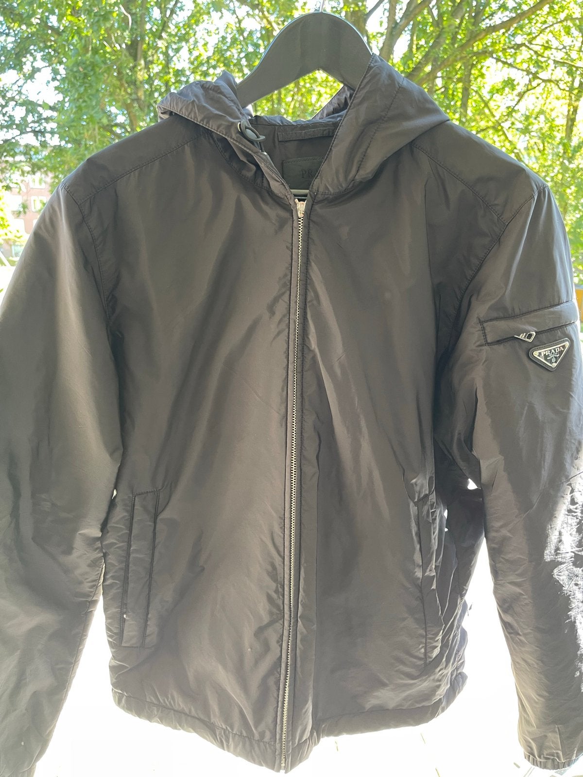 Prada Zwarte Nylon Jas met Capuchon - Maat M, Ophalen of Verzenden, Zo goed als nieuw, Maat 48/50 (M), Zwart