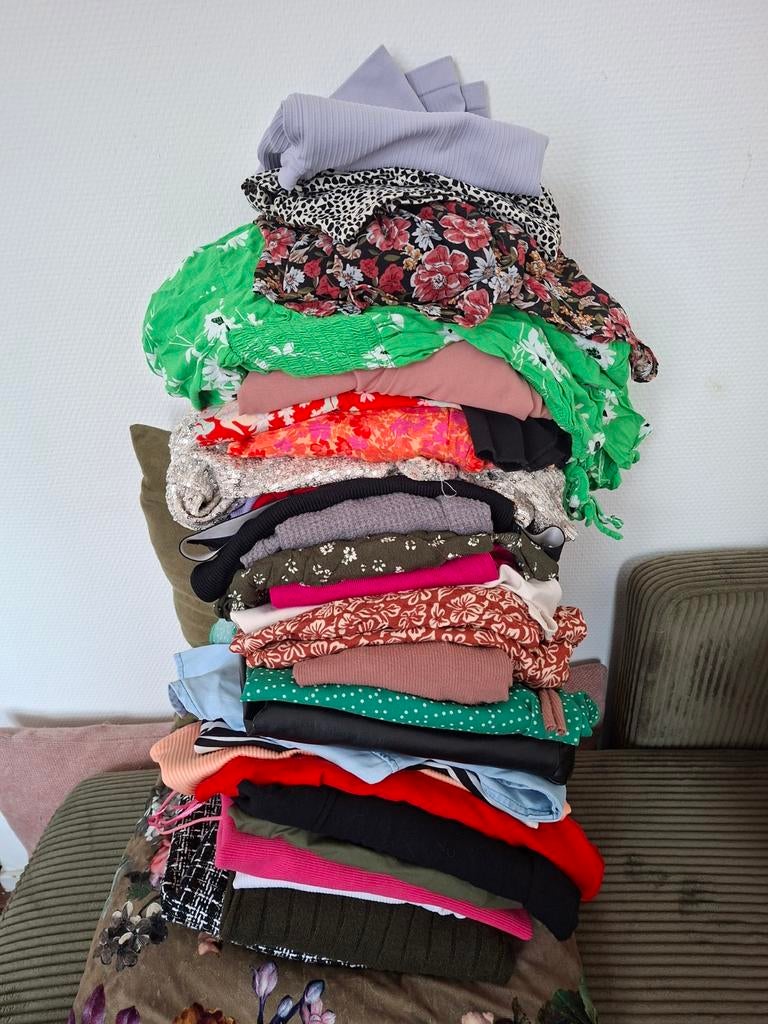 34 stuks, mt S kledingset tiener jeugdige mode kledingpakket, Kleding | Dames, Ophalen of Verzenden, Zo goed als nieuw, Maat 36 (S)