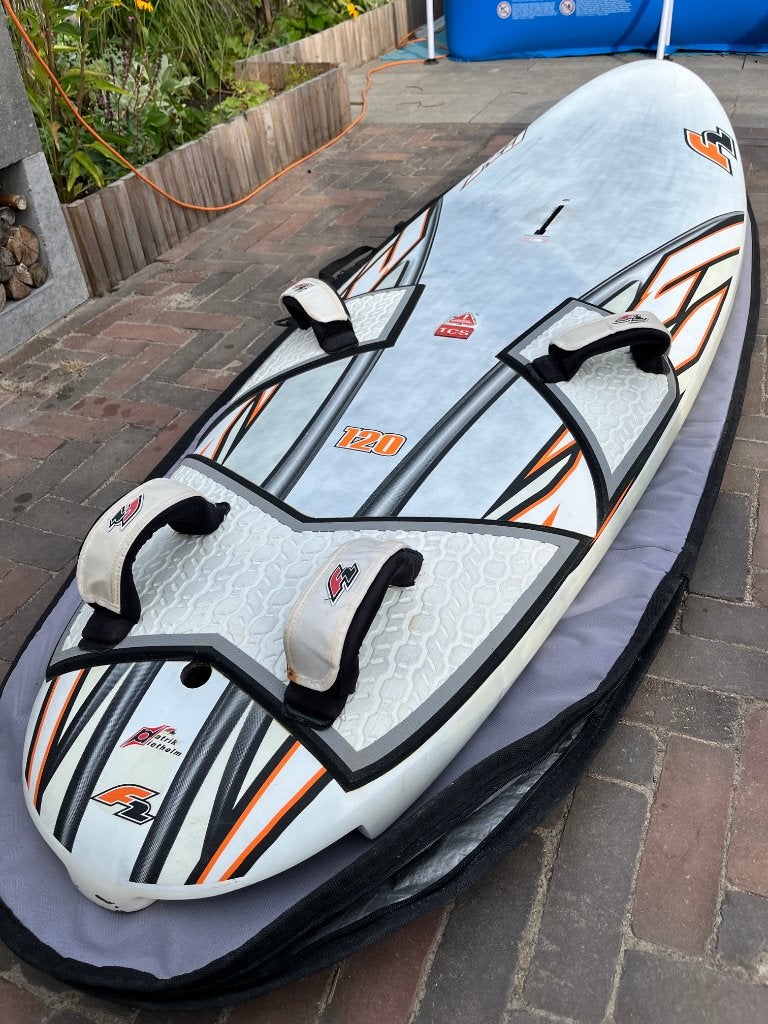 F2 RX windsurfplank 120L - Gebruikt met originele vin, Ophalen, Gebruikt, Minder dan 250 cm, 6.5 m² tot 8 m²