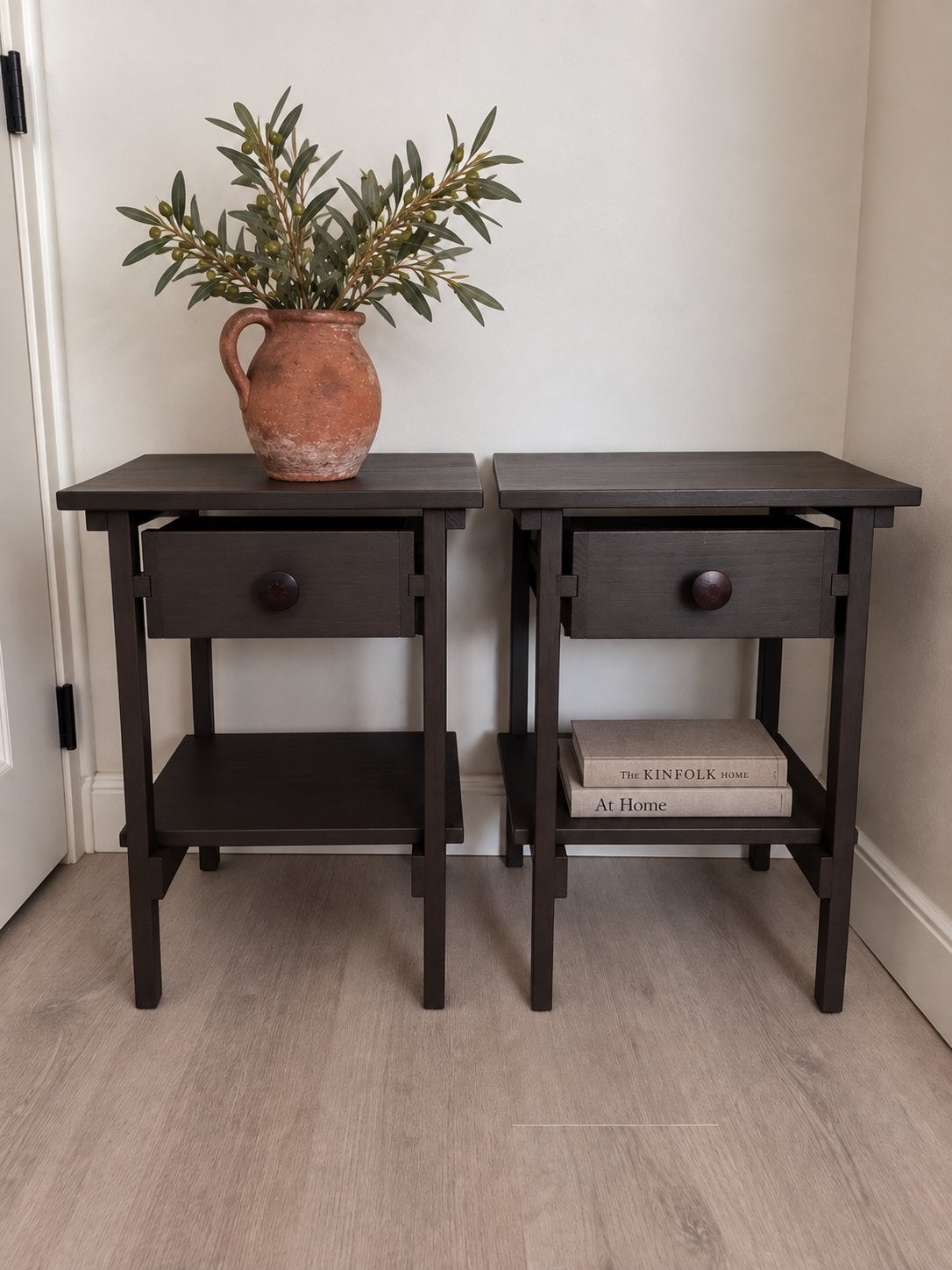 Nieuw! 2 nachtkastjes / tafeltjes, Ophalen, Zo goed als nieuw, Minder dan 45 cm, 55 tot 70 cm