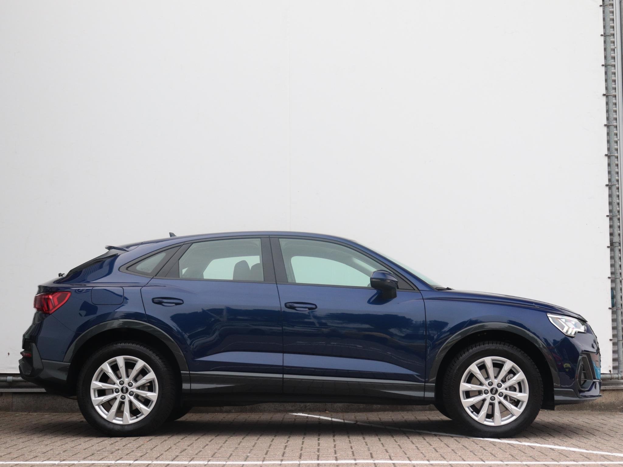 Audi Q3 Sportback 45 TFSI e S Edition | SOH 94.2 % | Adaptie, Auto's, Gebruikt, 150 pk, Blauw, Leder en Stof