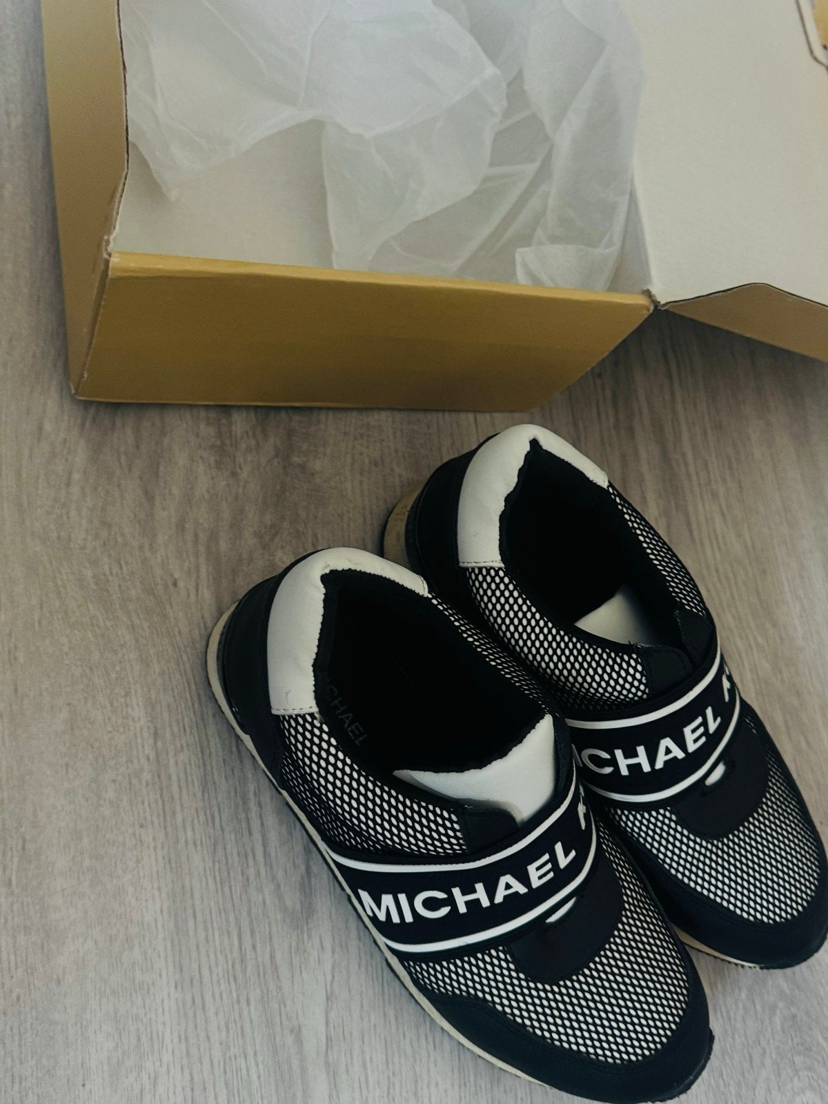 Michael Kors Zia Neo Debo kindersneakers zwart maat 30, Kinderen en Baby's, Ophalen of Verzenden, Nieuw, Jongen of Meisje, Sportschoenen