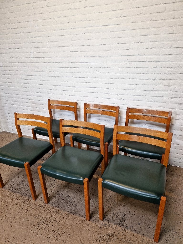 6 Model 401 Eetkamerstoelen | Jorgen Møller, Huis en Inrichting, Stoelen, Ophalen, Moller, deens design, eiken, eetkamerstoelen, groen, leer