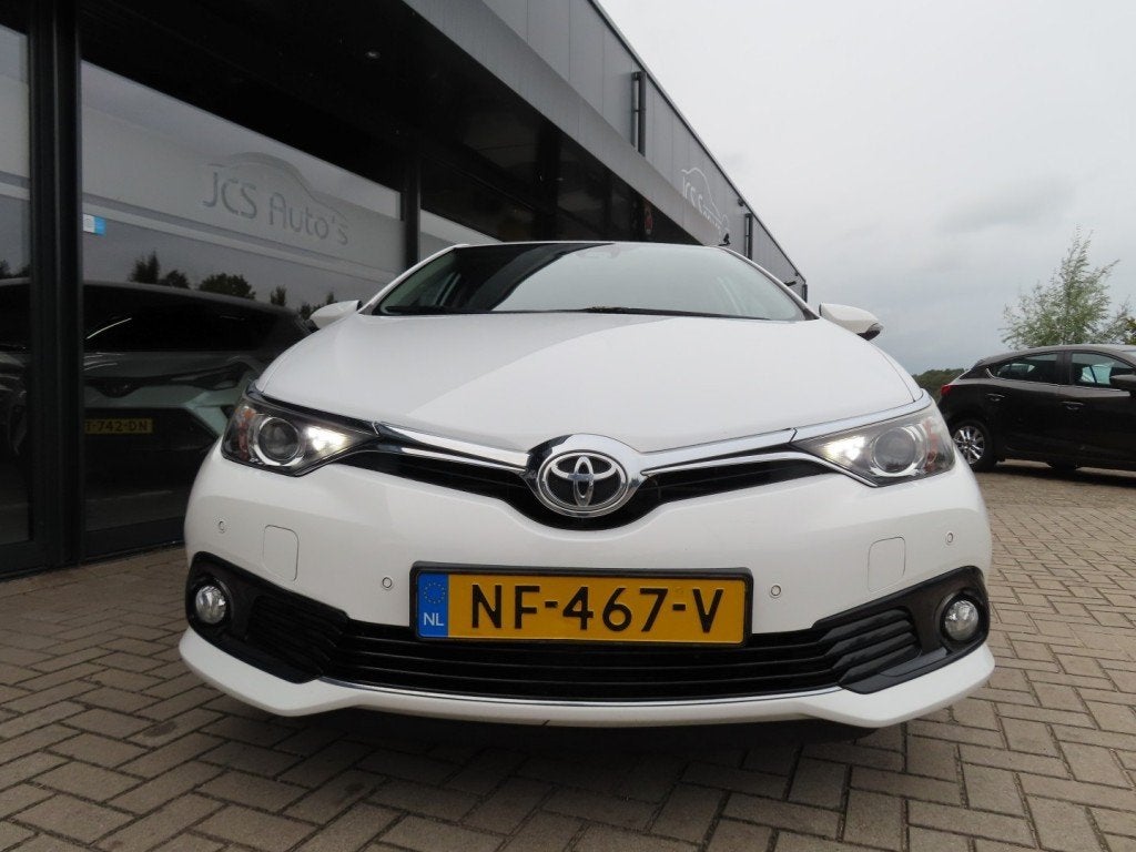 Toyota AURIS 1.2T Dynamic Ecc Cruise Led 2x Pdc Trekhaak 201, Auto's, 450 kg, Gebruikt, Euro 6, 4 cilinders