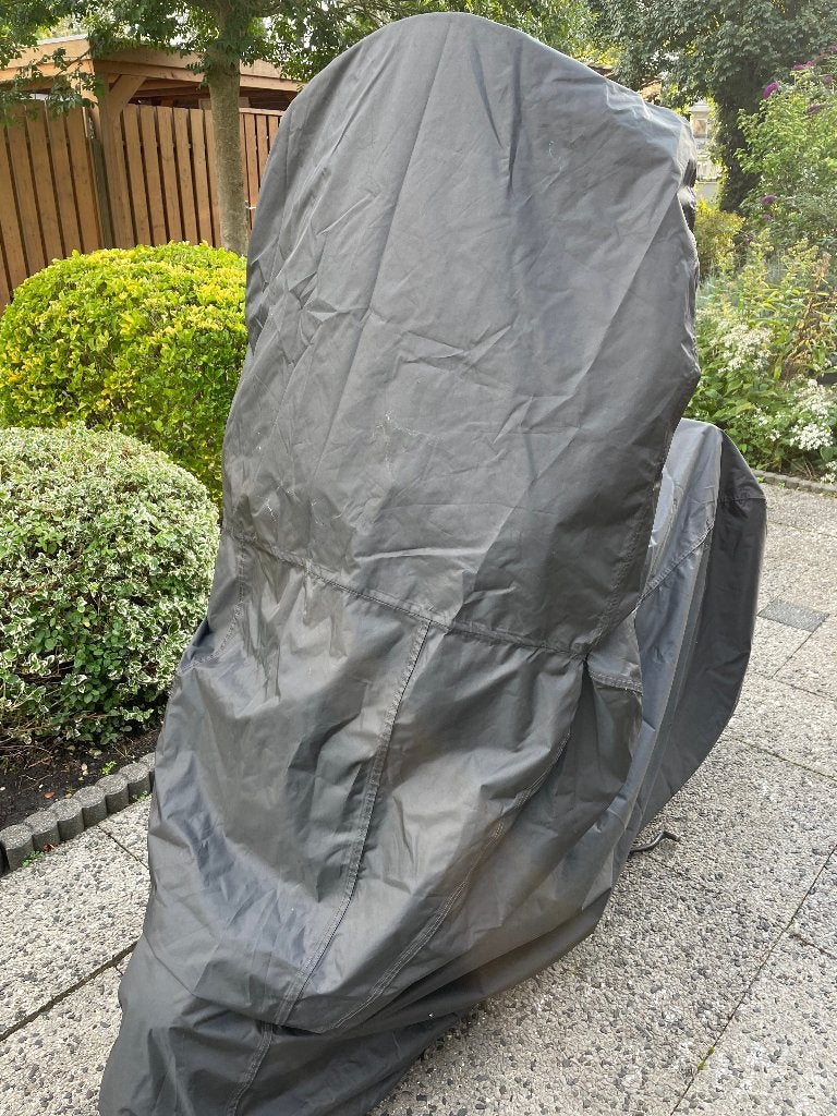 scooterhoes met windscherm uitsparing, Ophalen, Zo goed als nieuw, Overige typen, Vespa