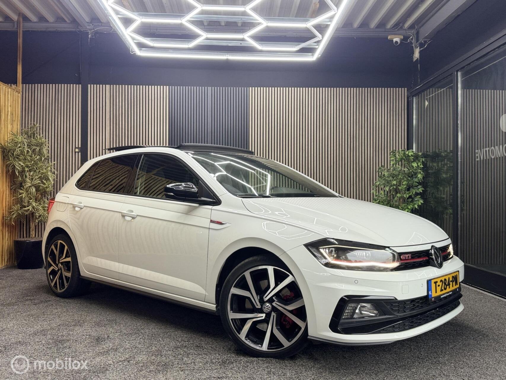 Volkswagen Polo 2.0 TSI GTI|Pano|Led|Acc|Cam|Navi|Sfeerlicht, Stof, Gebruikt, 4 cilinders, 1984 cc