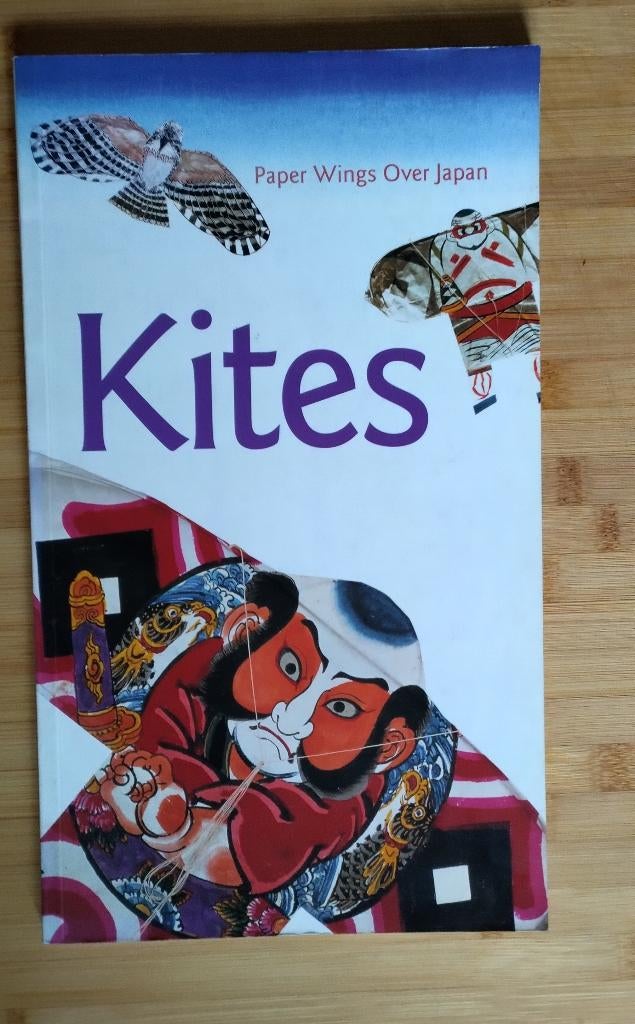 Kites Paper Wings Over Japan (Engels) 1997 (ISBN 0-500-27942, Ophalen of Verzenden, Zo goed als nieuw, Eenlijns, Toebehoren