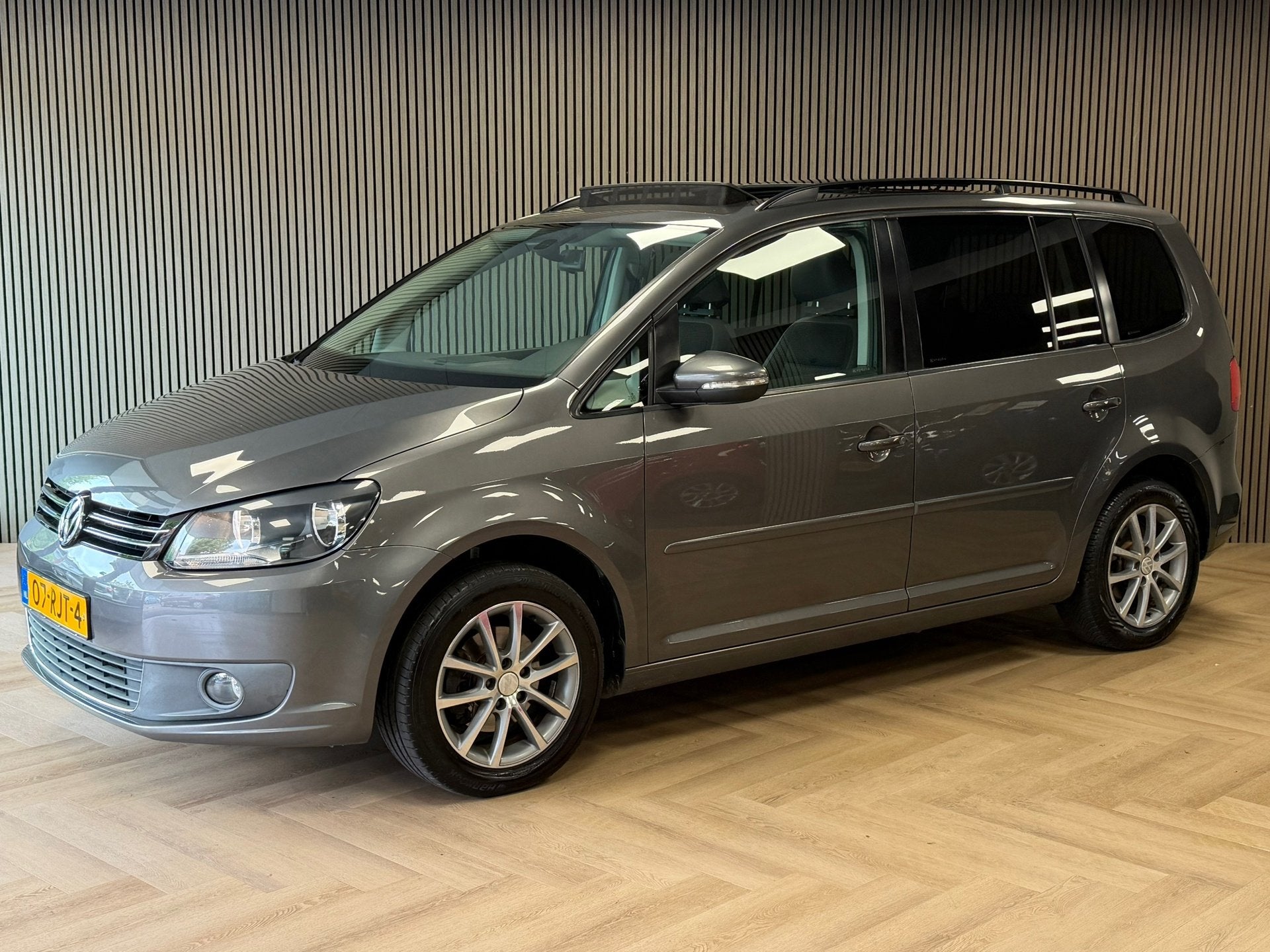 Volkswagen Touran 1.4 TSI Comfortline TREKHAAK PANO CAMERA C, Voorwielaandrijving, Euro 5, 15 km/l, 4 cilinders