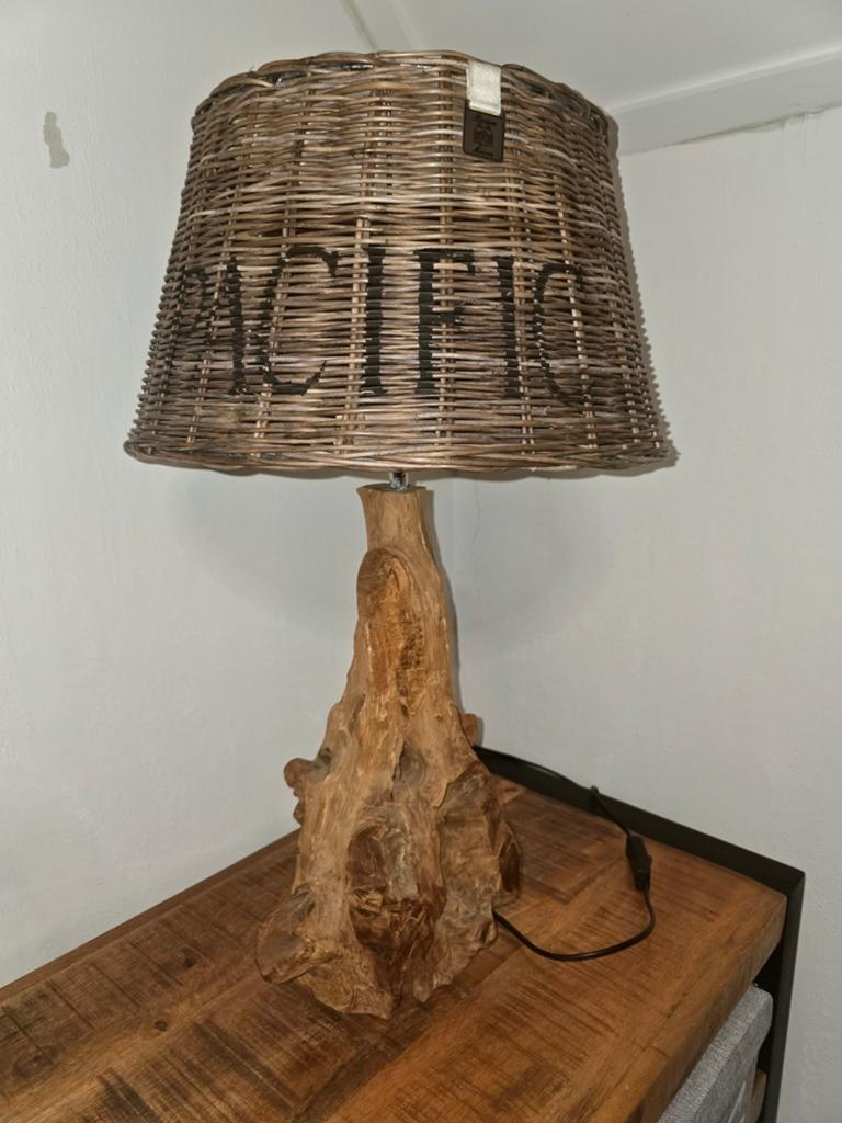 Riviera Maison Boomstam Lamp met Rotan Kap - 'Pacific', Ophalen of Verzenden, Zo goed als nieuw, Minder dan 100 cm, Overige materialen