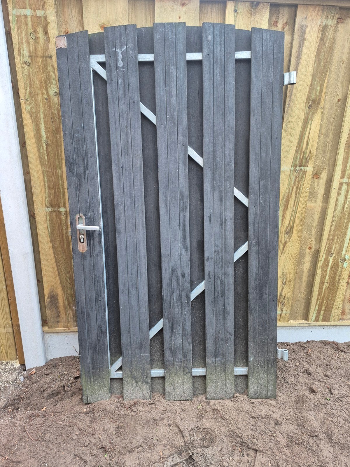 Degelijke Poort met slot, Gebruikt, Ophalen of Verzenden, 150 tot 200 cm, Hout