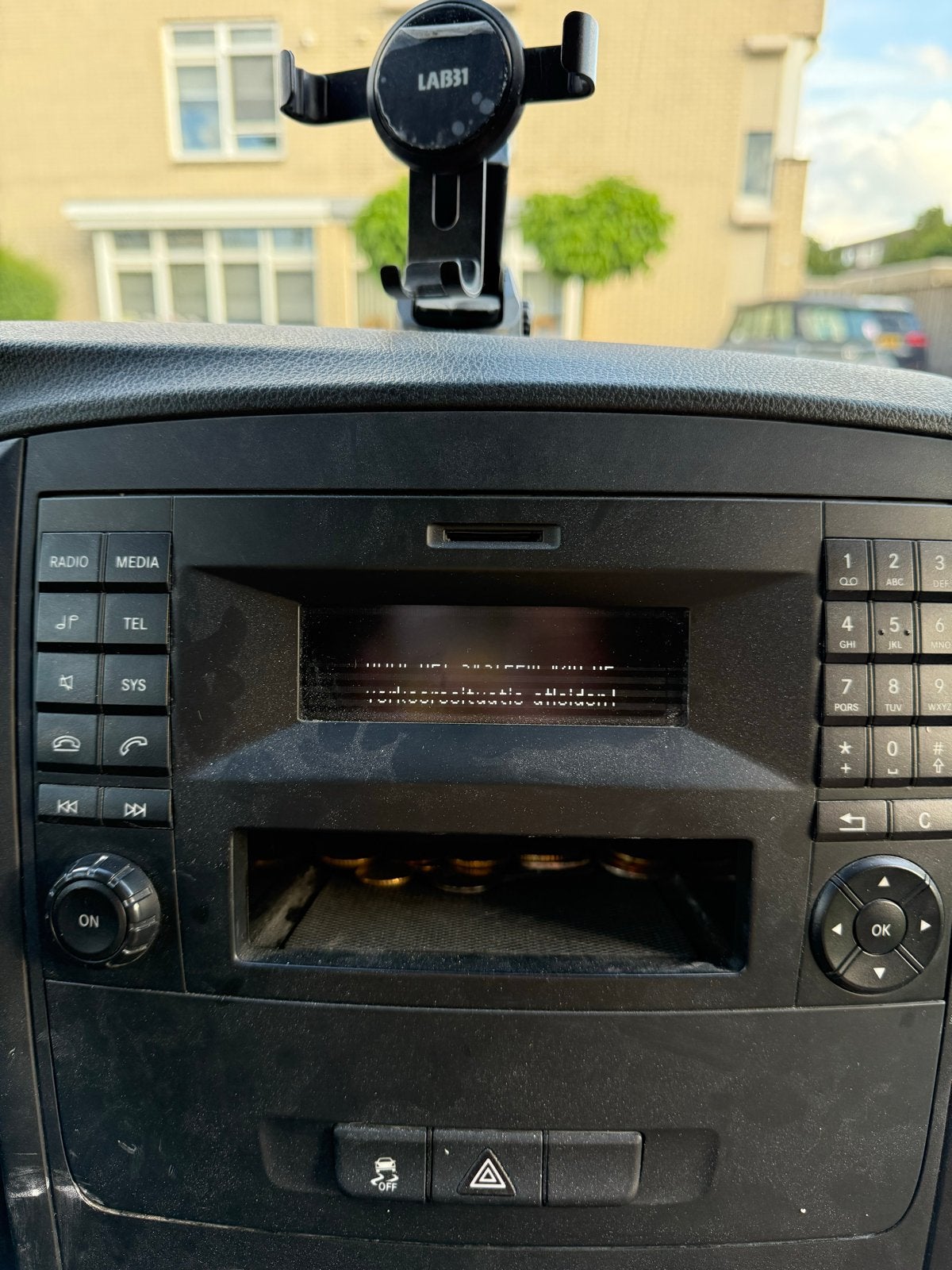 Gevraags Mercedes-Benz radio/CD-speler, Auto diversen, Ophalen of Verzenden, Gebruikt