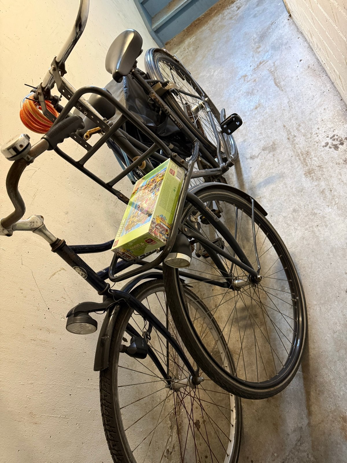 2 fietsen met lekke banden - opknappers, Fietsen en Brommers, Ophalen, Gebruikt