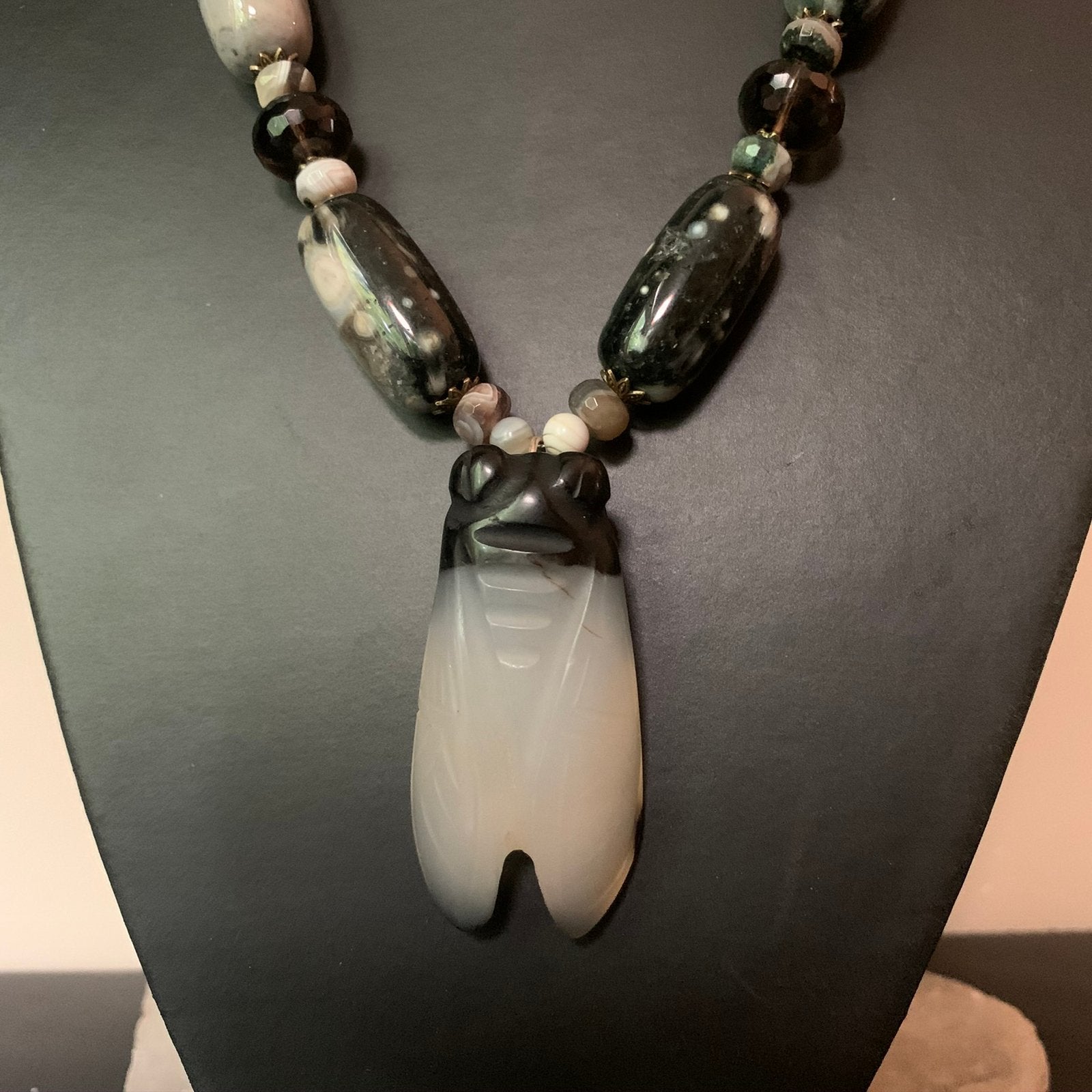Agaat scarabee hanger amulet beschermt geluk welvaart magie, Nieuw, MagnoliaQq, Ophalen of Verzenden, Steen of Mineraal